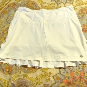 White lululemon tennis skirt size 6 tall